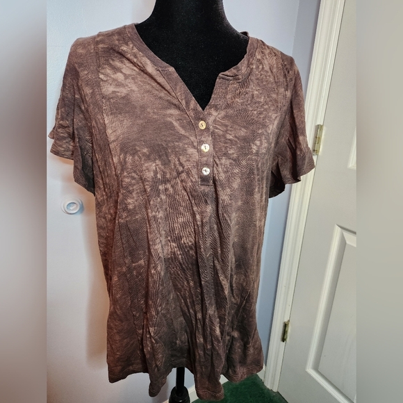 Terra&Sky Size 0X(14W) Brown Shirt Has Flutter Sleeves Henley Tee - Picture 2 of 9